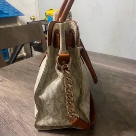 Michael Kors XL Hamilton Leather Beige and Brown Women's Bag 13”X 12”X 6” - Picture 6 of 10